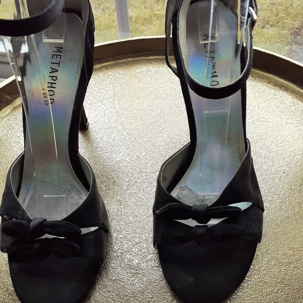 *EUC* METAPHOR 7 1/2 BLACK STRAPPY 4 " HEEL